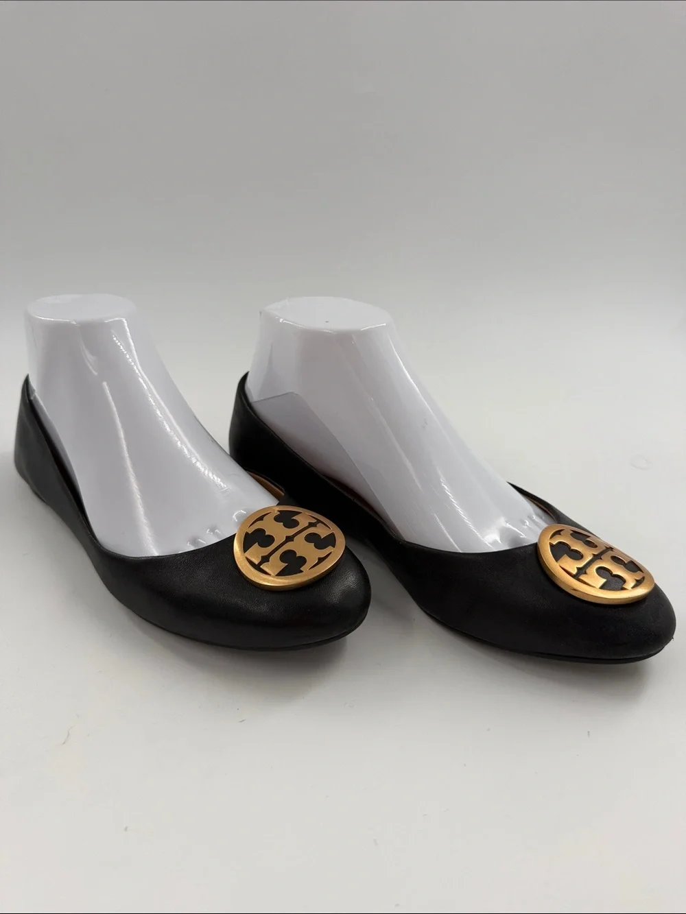 Tory Burch Benton Ballet Flats Black Nappa Leather Size 7.0 Gold Logo Medallion